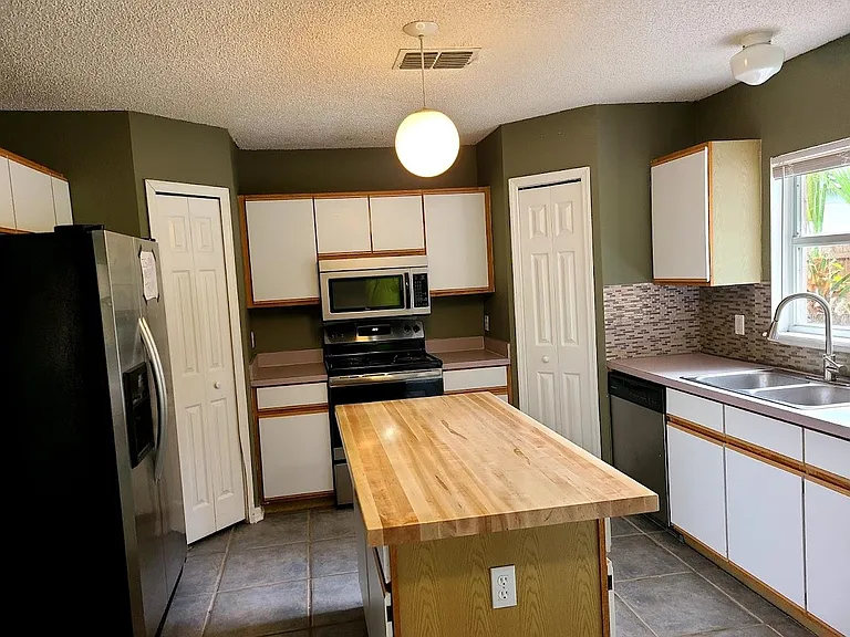 4126 Iveyglen Ave — Photo 4
