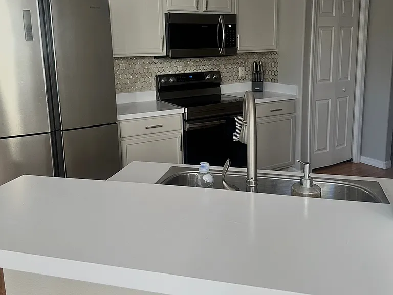 612 Baldwin Dr — Photo 2