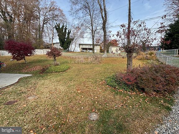 2nd image of 120 Hilldale Ct