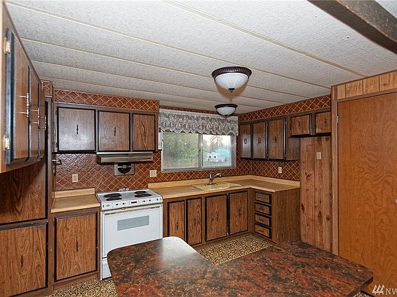 4th image of 7901 160th St E #109