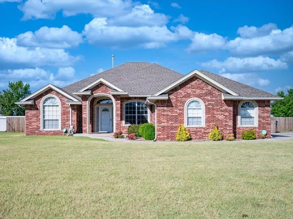 809 Grandview Rd, Tuttle, OK 73089