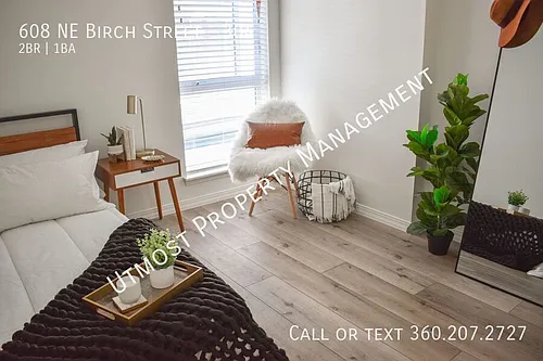 608 NE Birch St Photo 1