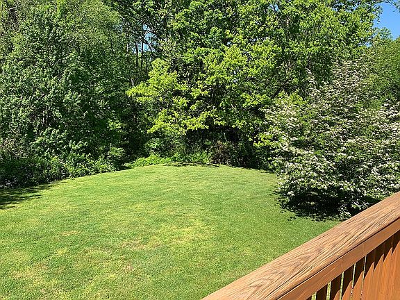 4th image of 16 Edge Water Ln