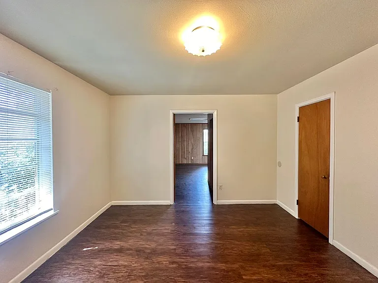 2805 Medina Dr — Photo 12