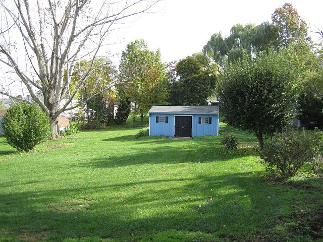 2nd image of 785 Hilltop Dr