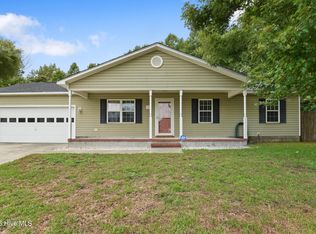 509 Hay Baler Ct, Sneads Ferry, NC 28460