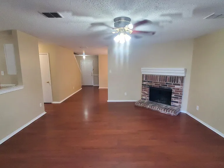 1400 Coral Reef Ln — Photo 14