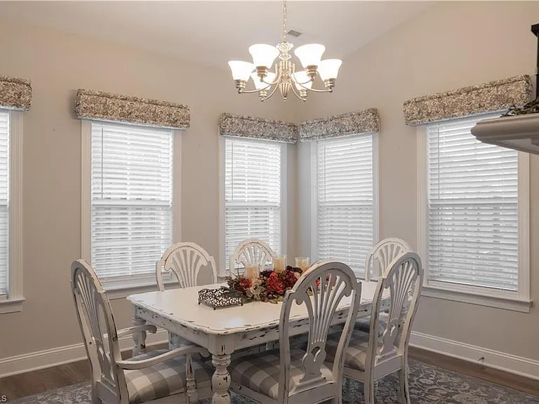 2941 York Place Dr — Photo 5