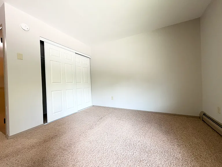 Middleton Commons — Photo 12