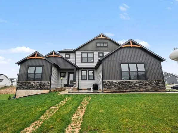 3338 Eagle Peak Dr, Jenison, MI 49428