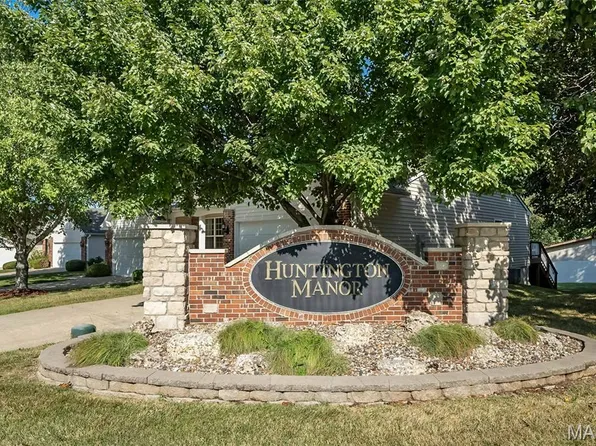 64 Hunting Manor Dr, Saint Charles, MO 63303