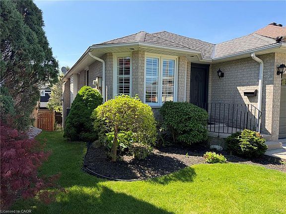 4th image of 51 Redtail Cres