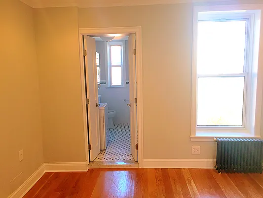 Rented by Rapid Realty Cobble Hill | media 35
