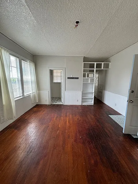20 1st St S #2