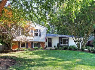 4801 Willet Dr, Annandale, VA 22003