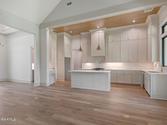 5th image of 106 Lansing Ln
