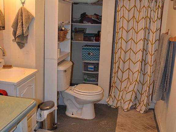 3rd image of 2050 W North Ave APT G