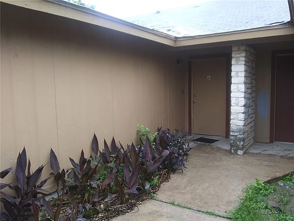 5th image of 1911 Townesouth Cir #B