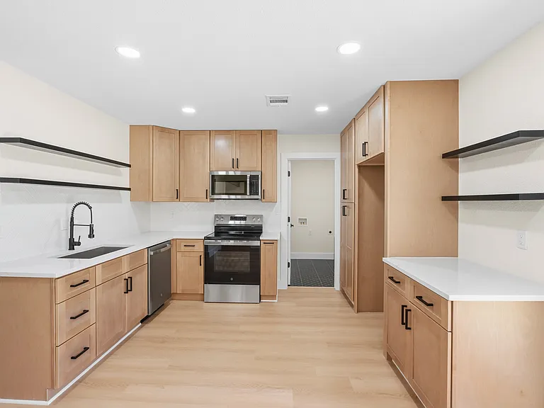 3234 Castle Rock Ln — Photo 11
