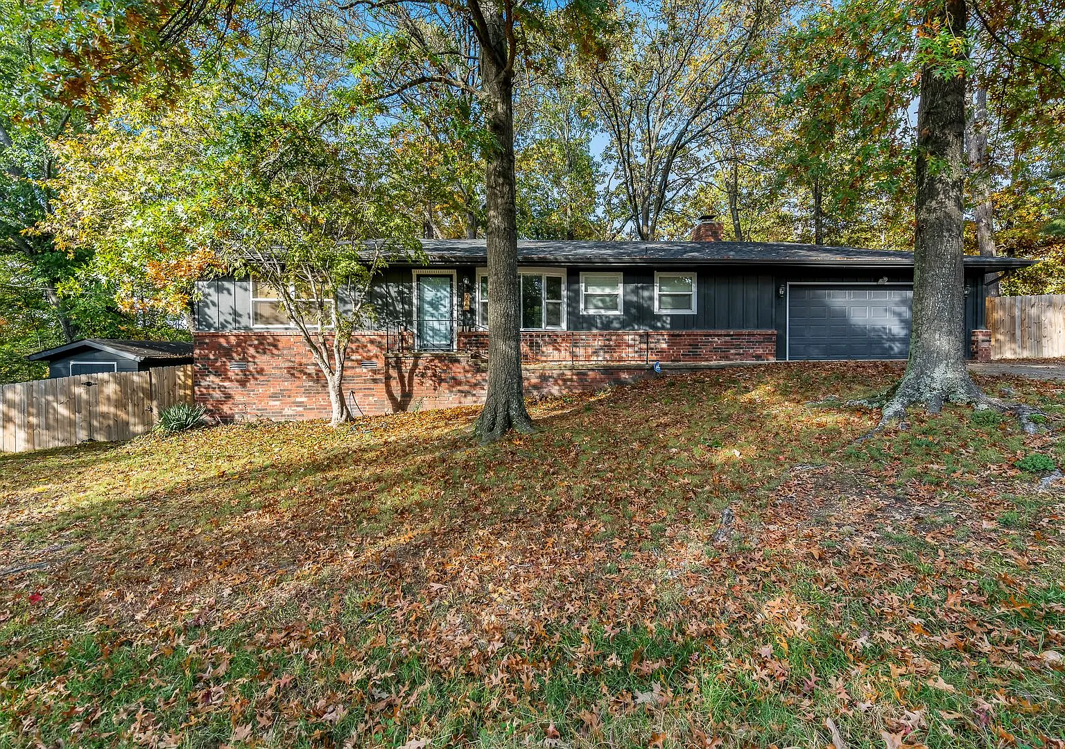 2 Douglas Circle — Photo 2