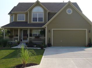 12503 Live Oak Cir, Peculiar, MO 64078