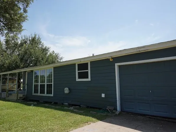 306 Center Way St, Lake Jackson, TX 77566