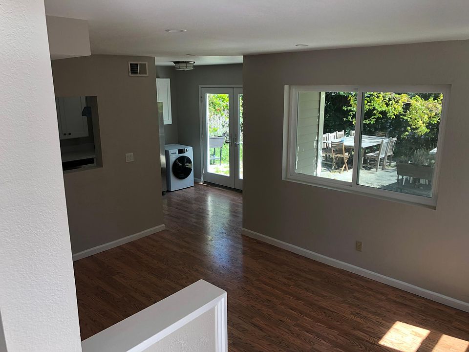 living area , walk out to garden