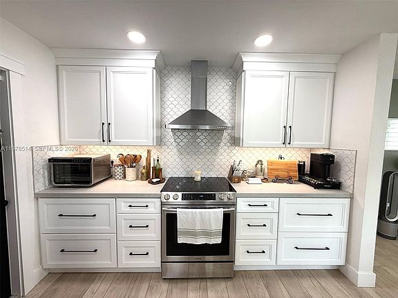 4th image of 6545 SW 27th St