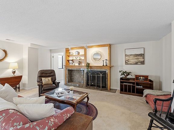 3rd image of 295 W Wyoming Ave APT 10C