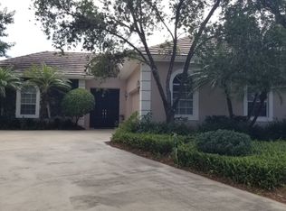 135 Bishops Court Rd, Osprey, FL 34229