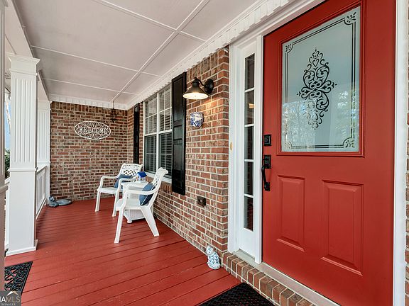 3rd image of 579 Willows Dr