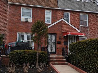 5846 206th St, Oakland Gardens, NY 11364