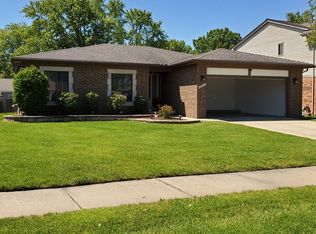 4862 Venetian Dr, Sterling Heights, MI 48310