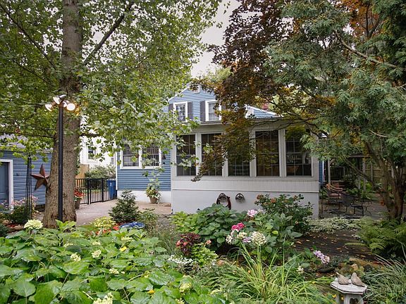 212 pine st-136