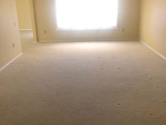5th image of 17626 N Foothills Dr