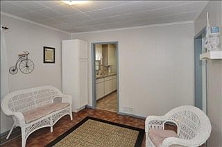 4th image of 5061 Beverly Ave