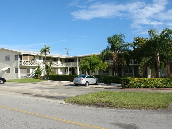 713 NE 8th St APT 10, Hallandale, FL 33009