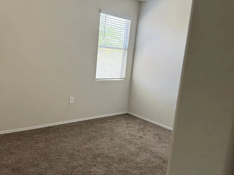 1831 W Broadway Ave — Photo 24