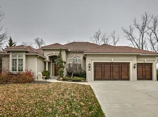 8260 Westlake Dr, Parkville, MO 64152