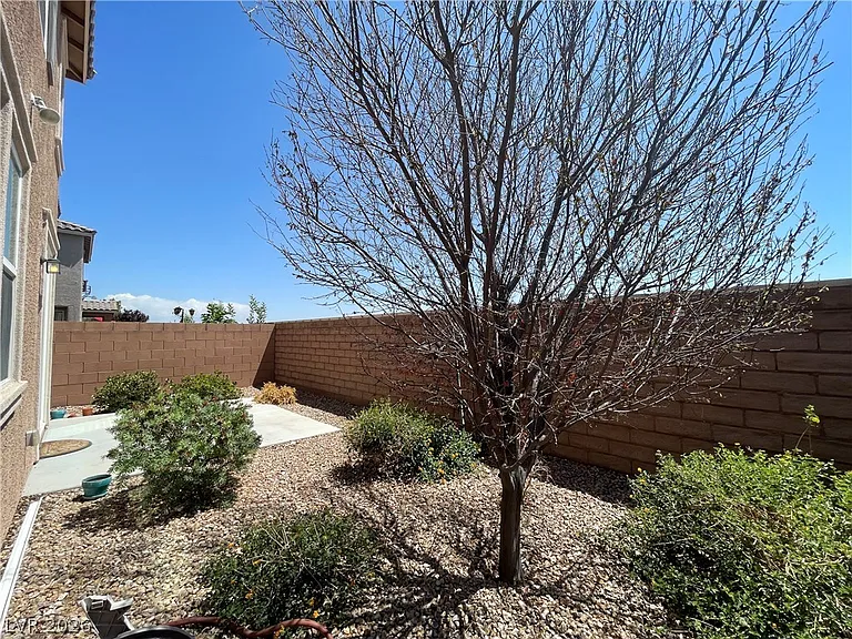 10662 Summerbell St — Photo 17