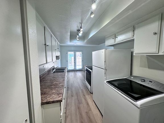 5th image of 1119 E North Ln Unit 2