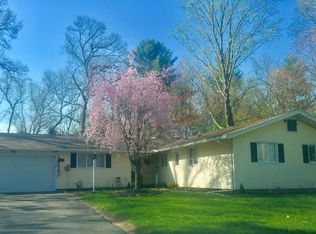 527 Williams St, Longmeadow, MA 01106