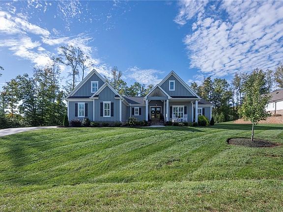 2nd image of 170 Lantern Dr