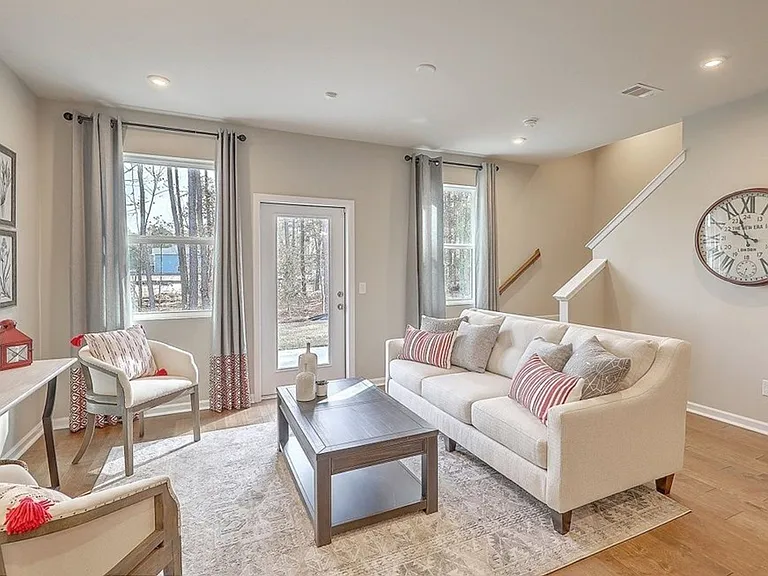 102 Benelli Dr — Photo 3