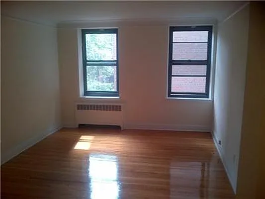 Rented by Siderow Residential Group | media 14