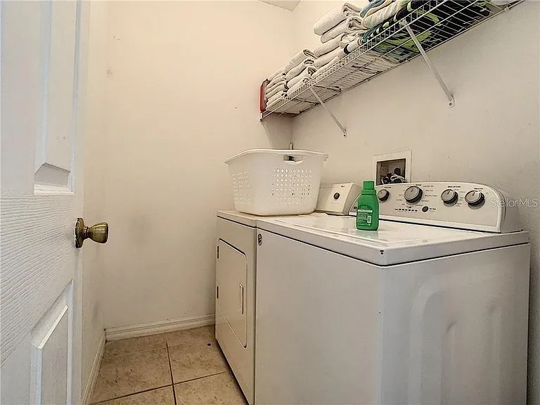 256 Sigmund Loop — Photo 17
