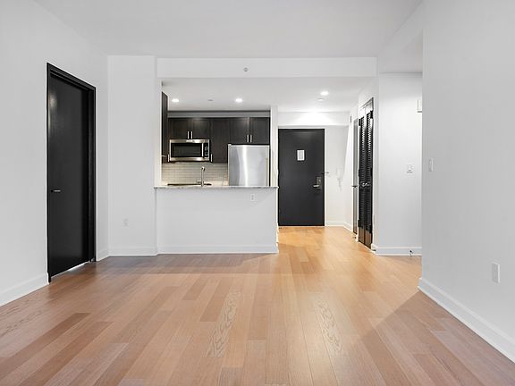 4th image of 21 S End Ave APT 4001