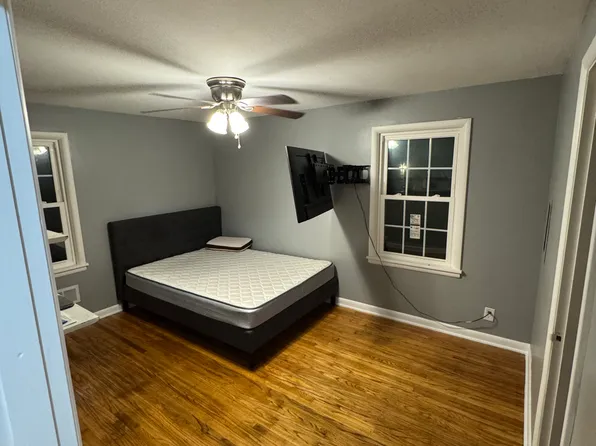 5006 Cooper Chapel Rd, Louisville, KY 40229