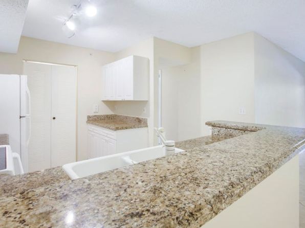 284 Village Blvd APT 9112