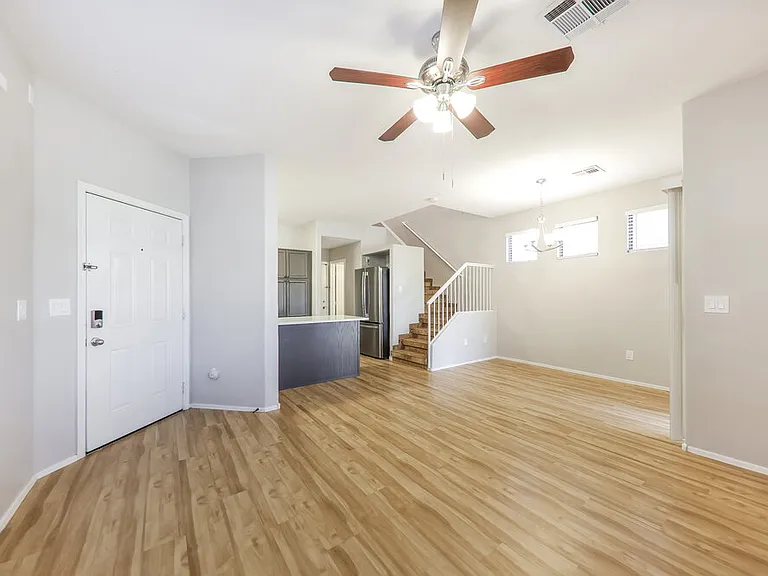21808 N 40th Pl — Photo 6